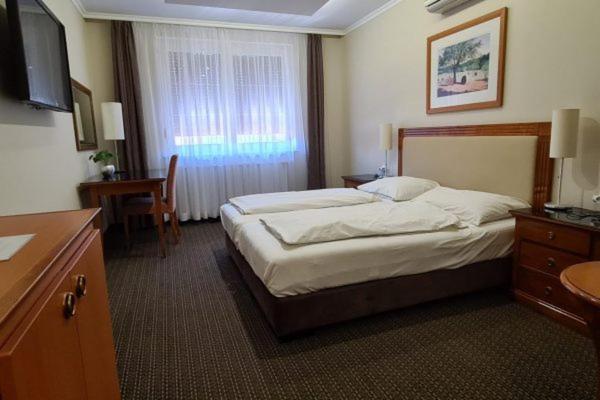 Bed and Breakfast Korona Panzio Готвон Екстер'єр фото
