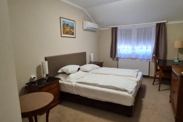Bed and Breakfast Korona Panzio Готвон Екстер'єр фото